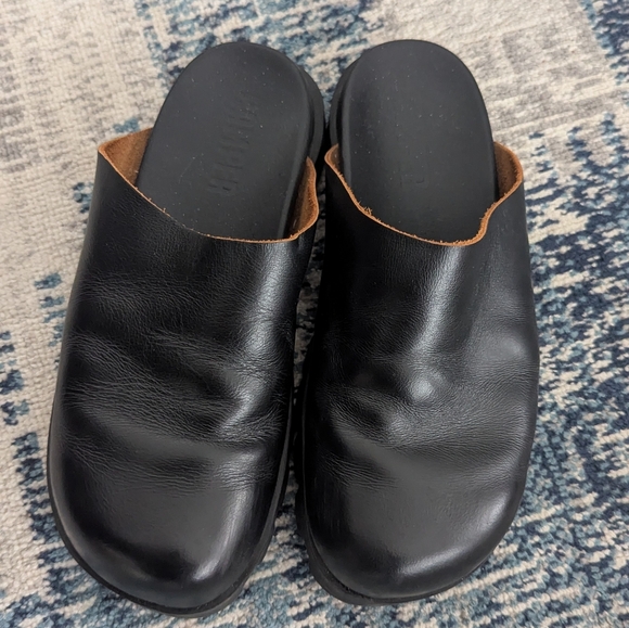 Camper Shoes - Camper Black Leather Slip-On Clogs